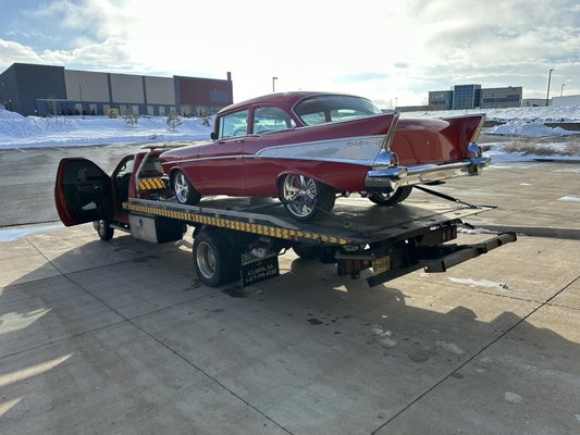 Fresh purchase being delivered with the utmost care - Fresh purchase being delivered with the utmost care from dealer to customer house. Fresh purchase being delivered with the utmost care - Fresh purchase being delivered with the utmost care from dealer to customer house.