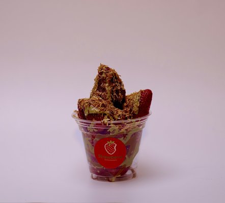 Strawberry Cup - Strawberry Dubai Chocolate Strawberry Cup - Strawberry Dubai Chocolate