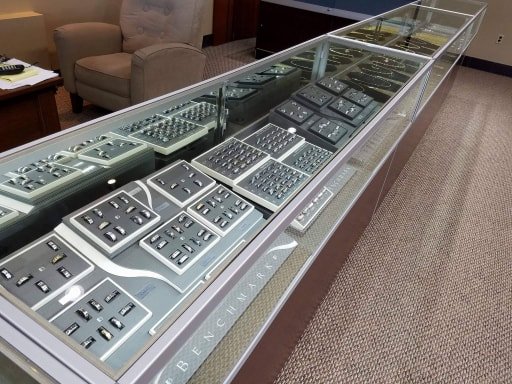 Custom Design & Apprraisal,   Same day Jewelry & Watch Repair Service. - Custom design & Jewelry appraisal done by professinal jeweler. All jewelry & watch repair done in store.