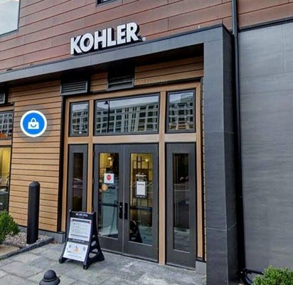 KOHLER SEAPORT - This job was for Kohler at Seaport.
Really big and nice quality tiles.
Job done with lift and big machines. KOHLER SEAPORT - This job was for Kohler at Seaport.
Really big and nice quality tiles.
Job done with lift and big machines.