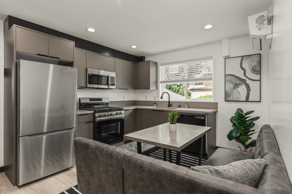 1515 Selby 1/2 Renovation - Here's the newly renovated 1515 Selby 1/2 unit. 1515 Selby 1/2 Renovation - Here's the newly renovated 1515 Selby 1/2 unit.