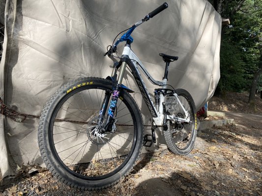 2012 Fezzari Cascade Refresh - Had an older bike come in for a brake and drivetrain refresh to get it back to the trails. Cleaned it up and updated it with some more modern parts to make it more capable! 2012 Fezzari Cascade Refresh - Had an older bike come in for a brake and drivetrain refresh to get it back to the trails. Cleaned it up and updated it with some more modern parts to make it more capable!