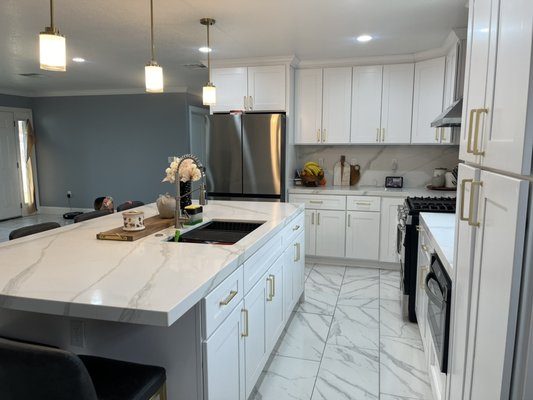 San Francisco, CA - A customer came from San Francisco, CA to Anaheim after months of planning over the phone and via email to pick up their cabinets and their dream kitchen and our Design Sales team Granada helped bring this dream to reality with high quality and affordable pricing! San Francisco, CA - A customer came from San Francisco, CA to Anaheim after months of planning over the phone and via email to pick up their cabinets and their dream kitchen and our Design Sales team Granada helped bring this dream to reality with high quality and affordable pricing!