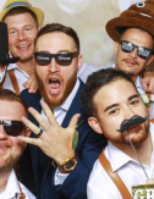 UE Smiles Photo Booth - UE Smiles is our complete open air photo booth! UE Smiles Photo Booth - UE Smiles is our complete open air photo booth!