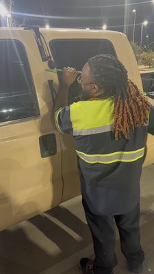 Lock Outs & TIRE CHANGE - Same day Two different customers I was able to help. Lock Outs & TIRE CHANGE - Same day Two different customers I was able to help.