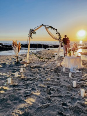 Marriage Proposal Package - Marriage Proposal package is always a custom-made setup. Together we pick a location, select timing, decorations, color theme and anything you wish to include in order to make your moment that special. Free consultation included! Marriage Proposal Package - Marriage Proposal package is always a custom-made setup. Together we pick a location, select timing, decorations, color theme and anything you wish to include in order to make your moment that special. Free consultation included!
