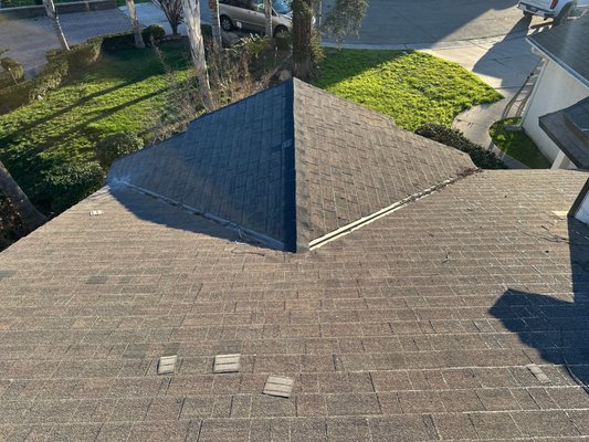 Roof upgrade! - Replaced warn out asphalt shingles with new title 24 complaint cool roof shingles. Roof upgrade! - Replaced warn out asphalt shingles with new title 24 complaint cool roof shingles.