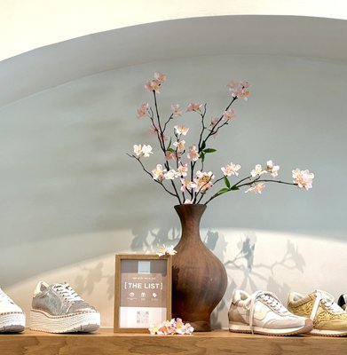 Retail Installation for Dolce Vita in Austin - We were so lucky to be able to do the spring faux floral installation for Dolce Vita in the domain here in Austin!