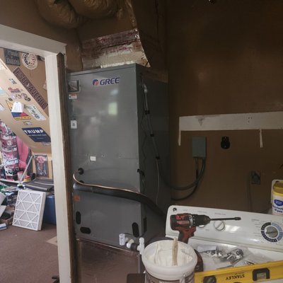 Gree Installation - Another Happy Homeowner in Clay County!
We just completed a GREE system upgrade for a customer looking to replace their aging AC unit. Their top priorities? Quieter performance and lower energy bills—and GREE delivered both. With advanced inverter technology, this new system runs whisper-quiet while keeping their home cool and efficient, even in the Florida heat. They're already noticing the difference in comfort and cost. 💨⚡
Thinking about upgrading your AC? Let’s talk GREE. Gree Installation - Another Happy Homeowner in Clay County!
We just completed a GREE system upgrade for a customer looking to replace their aging AC unit. Their top priorities? Quieter performance and lower energy bills—and GREE delivered both. With advanced inverter technology, this new system runs whisper-quiet while keeping their home cool and efficient, even in the Florida heat. They're already noticing the difference in comfort and cost. 💨⚡
Thinking about upgrading your AC? Let’s talk GREE.