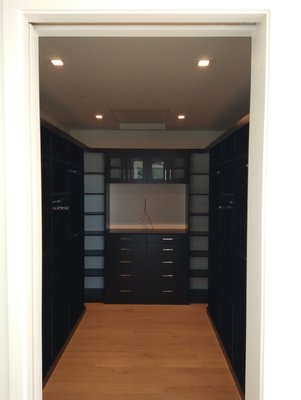 Walk-in Closet in Black - This custom Walk-in Closet system in our black material gives a clean, modern, classy look. Walk-in Closet in Black - This custom Walk-in Closet system in our black material gives a clean, modern, classy look.
