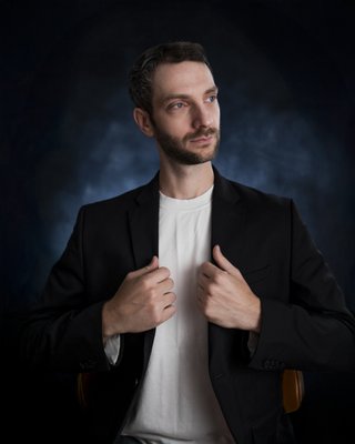 Headshots - We offer headshots in different styles, corporate, actors, linked in, and more - depending on your request we can adjust backgrounds, posing, and lighting.