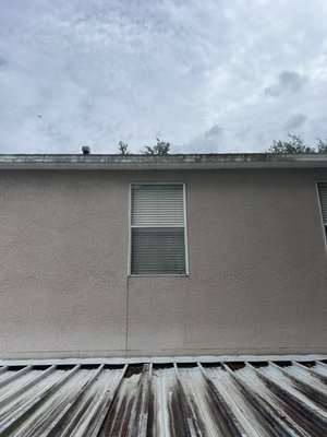 Full house soft wash transformation - Our team at Pressure Applied Pressure Washing recently completed a full exterior soft wash for a beautiful home in Ocoee FL.  The homeowner reached out due to noticeable buildup of dirt, algae, and mildew on the siding, soffits, and trim.

We used our low-pressure soft wash system to safely clean all exterior surfaces without damaging the paint or siding. This process involved:

✅ Pre-treatment with eco-friendly cleaning solution
✅ Low-pressure rinse to remove organic growth, dirt, and stains
✅ Thorough rinse of windows, eaves, and downspouts
✅ Final inspection for a spotless finish