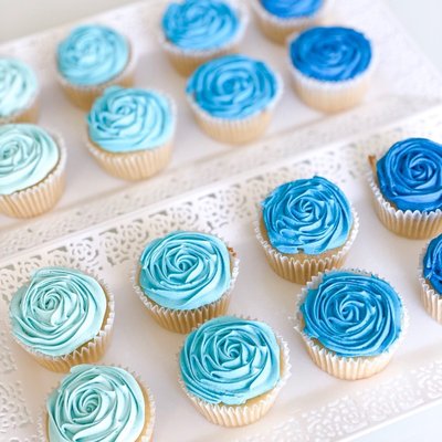 Cupcakes - Cupcakes come in sets of 12 Cupcakes - Cupcakes come in sets of 12