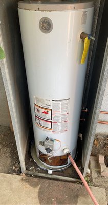 40 gallon water heater installation - Installed 40 gallon Bradford White water heater. Also Installed new safety earthquake straps, sediment gas trap and new gas shut off and supply hose. Call Today (310)988-0847 40 gallon water heater installation - Installed 40 gallon Bradford White water heater. Also Installed new safety earthquake straps, sediment gas trap and new gas shut off and supply hose. Call Today (310)988-0847
