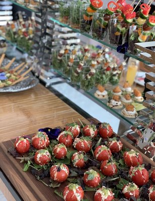 Catering - Order a buffet and you will be happy, that you can chat and dance ,and you will not sit in one place. Catering - Order a buffet and you will be happy, that you can chat and dance ,and you will not sit in one place.