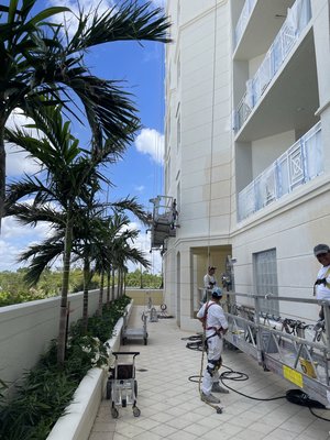 Comerc - We can do any comercial job painting.