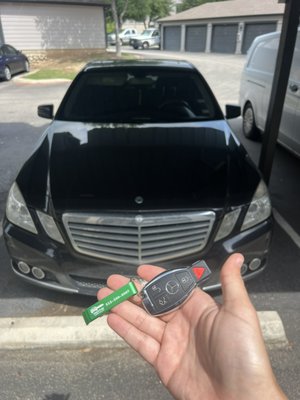 Mercedes keys - We can make all Mercedes keys ON THE SPOT !
Either you lost all your keys or trying to get a spare key we got you! Give us a call today for free estimate!