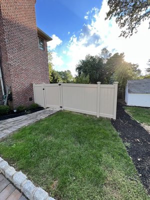 Albany Vinyl adobe color privacy fence - 6’ high Albany style Adobe color vinyl fence Albany Vinyl adobe color privacy fence - 6’ high Albany style Adobe color vinyl fence