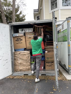 Full house pack & pod load for out of state move - This customer had an out of state move she needed help with, our pack team went in and safely packed and boxed her entire home. From there our movers came in and padded all furniture and loaded everything ready to go in the pods. Our customers were extremely satisfied with our work and it was great working with them.