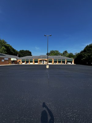 Commercial Full Sealcoating & Line Stripping - We were proud to complete this commercial sealcoating project in beautiful St. Charles, Illinois — and it was a big one! This job included a full deep-clean of the asphalt surface, hot rubberized crack filling, two coats of commercial-grade sealant, and precision line striping to improve traffic flow and safety.
What made this project stand out?
Tight turnaround — we completed the entire job in under 24 hours
Weekend work to avoid disruption for tenants
Custom striping layout for ADA compliance and better space optimization
This project was a turning point for our team. It proved that we could deliver big results with small business care. The client was thrilled with the outcome — and so were we.
Top Tier Sealcoating is equipped to take on commercial jobs across Illinois with pride and precision. Commercial Full Sealcoating & Line Stripping - We were proud to complete this commercial sealcoating project in beautiful St. Charles, Illinois — and it was a big one! This job included a full deep-clean of the asphalt surface, hot rubberized crack filling, two coats of commercial-grade sealant, and precision line striping to improve traffic flow and safety.
What made this project stand out?
Tight turnaround — we completed the entire job in under 24 hours
Weekend work to avoid disruption for tenants
Custom striping layout for ADA compliance and better space optimization
This project was a turning point for our team. It proved that we could deliver big results with small business care. The client was thrilled with the outcome — and so were we.
Top Tier Sealcoating is equipped to take on commercial jobs across Illinois with pride and precision.