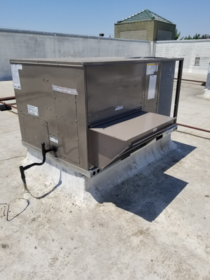 Commercial A/C installation for UPS - Direct replacement of a 5-ton commercial unit for UPS stores in the central valley Commercial A/C installation for UPS - Direct replacement of a 5-ton commercial unit for UPS stores in the central valley