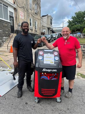 SUMMER A/C RECHARGE SALE! - Comprehensive A/C system inspection
Refrigerant top-up
Performance test to ensure optimal cooling SUMMER A/C RECHARGE SALE! - Comprehensive A/C system inspection
Refrigerant top-up
Performance test to ensure optimal cooling