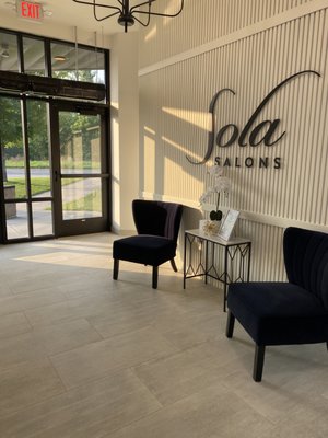 Welcome to Sola Rosemount - IT ALL STARTS WITH YOUR OWN PRIVATE SPACE

+ Hydraulic chair and shampoo bowl (or sink for non-hair pros)
+ Full spectrum lighting and oversized mirrors
+ High-end cabinets and fixtures
+ Individual ventilation in each studio
+ On-site laundry and shared amenities
+ All utilities and Wi-Fi included
+ Fully enclosed, private locking studio with oversized glass doors