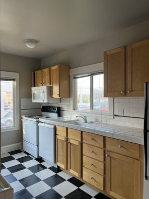 Move Out Cleaning - Are you moving? Move out cleaning is our specialty. We make sure that your current or future home looks its best when our team leaves. Just a part of what we clean includes deep cleaning interior of all appliances (fridge, freezer, oven, microwave), interior & exterior of all cabinets, deep cleaning showers/tubs & toilets, wiping baseboards, cleaning interior window glass & floors. Here are just few pictures representing our work. Move Out Cleaning - Are you moving? Move out cleaning is our specialty. We make sure that your current or future home looks its best when our team leaves. Just a part of what we clean includes deep cleaning interior of all appliances (fridge, freezer, oven, microwave), interior & exterior of all cabinets, deep cleaning showers/tubs & toilets, wiping baseboards, cleaning interior window glass & floors. Here are just few pictures representing our work.