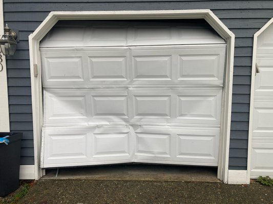 Garage door replacement - This door replacement was done after a client drove into the garage door.
Instillation completed within 24 hours of the incident. Garage door replacement - This door replacement was done after a client drove into the garage door.
Instillation completed within 24 hours of the incident.