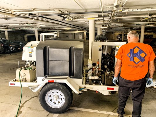 Hydro Jetting Services - We Hydro Jet Sewer drains for commercial buildings and residential homes.