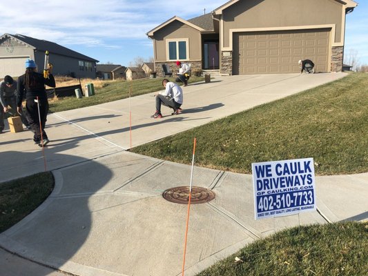 Residential Driveway Caulking - Do you notice cracks in your driveway? Don't plan to replace your whole driveway! Get in touch with GP Caulking today for an affordable alternative to driveway replacement.

With over 30 years of experience, we have the expertise to provide quality caulking services for your property. We have a quick response time and will complete most work within a day. Call or text today for your FREE estimate.