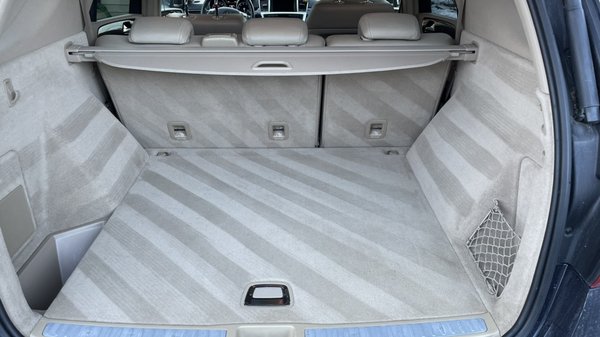 Mercedes Benz ML 350 Interior - Full interior cleaning: steam and condition all surfaces, vacuum, windows shampooing carpet. Mercedes Benz ML 350 Interior - Full interior cleaning: steam and condition all surfaces, vacuum, windows shampooing carpet.