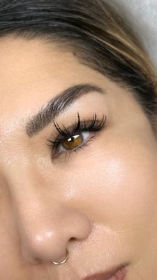 anime lashes - Anime lashes are eyelash extensions that create an expressive look inspired by the anime style. It's suitable for individual preferences and for achieving a mysterious gaze.