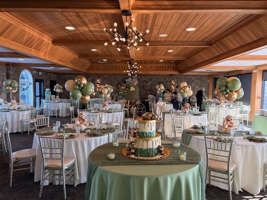 Flight Event Rentals - Flight Event Rentals is unique because we truly put our customers needs first. Our dedication to customer service is at the core of who we are and what we do. We offer very fair pricing on our rental products and are always available if you need us. We offer over 70 colors in our poly / cotton blend linens and napkins as well as having specialty linen upon request. We are here to make your rental experience hassle and worry free.