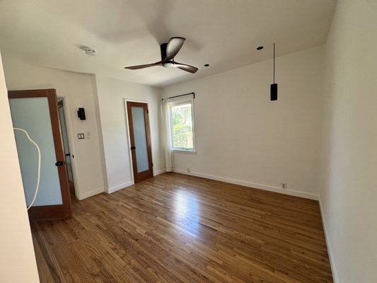Deep House Cleaning – Kitchen & Bathrooms - Our team at Andes Clean completed a detailed residential cleaning, leaving every area fresh, sanitized, and spotless. We carefully cleaned the kitchen, bathrooms, bedrooms, living areas, floors, and all high-touch surfaces using safe, high-quality products. Our goal is to provide every client with a clean, healthy, and welcoming home. Thank you for trusting Andes Clean!