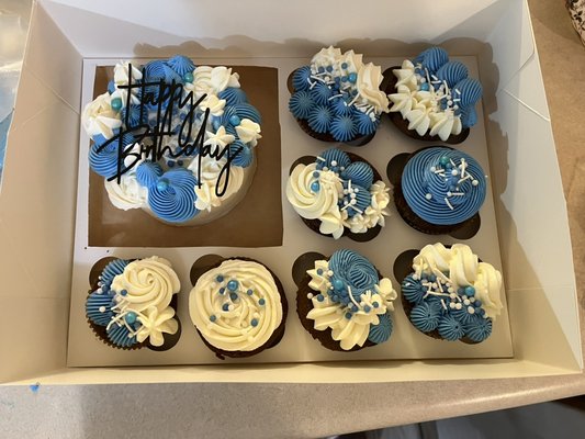 Cake Bento Box (4” cake and 8 cupcakes) - Bento box with an individual 4” cake and 8 cupcakes is a perfect way to celebrate any occasion and share with guests! Birthday, Work Team Event, Corporate Recognition, Anniversary, any Party!! Cake Bento Box (4” cake and 8 cupcakes) - Bento box with an individual 4” cake and 8 cupcakes is a perfect way to celebrate any occasion and share with guests! Birthday, Work Team Event, Corporate Recognition, Anniversary, any Party!!