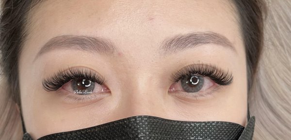 Volume set - Rich and more noticeable set! Lash fans are created and applied individually to each single natural lash. The results are a rich and fluffy set of lashes that are still lightweight. Volume set - Rich and more noticeable set! Lash fans are created and applied individually to each single natural lash. The results are a rich and fluffy set of lashes that are still lightweight.