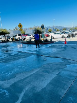 Amazon Warehouse Job - We have been working with Amazon for about a year now. This is a quarterly job that we do for them. We are keeping there break area and the street and sidewalk in front of the main entrance nice a clean.
If you have a Business or House that you would like to have us maintain on a quarterly or bi-annually basis, we offer discount programs. please contact via phone, text or email.