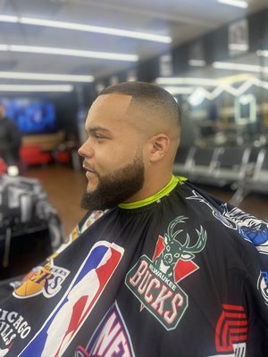 We offer quality in what we do barbershop. - We cut all types of cuts and hair, colors and more. We offer quality in what we do barbershop. - We cut all types of cuts and hair, colors and more.