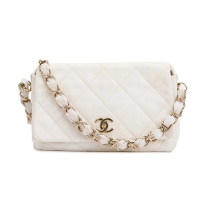 Chanel Products - Pre-loved, excellent condition Chanel Products - third party authenticated. Visit us in Yorkville or shop online Chanel Products - Pre-loved, excellent condition Chanel Products - third party authenticated. Visit us in Yorkville or shop online