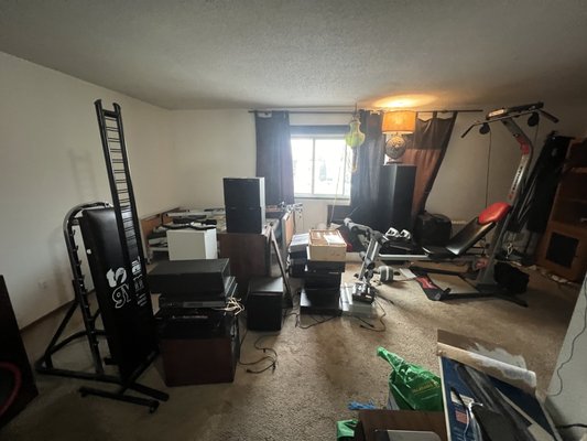 Junk removal - From cluttered and crowded to clean, open, and refreshed. This space went through a complete clean-out and junk removal transformation — removing old furniture, gym equipment, electronics, and unwanted items to restore this room back to a clutter free space!
~We take care of the mess so you don’t have to~ Junk removal - From cluttered and crowded to clean, open, and refreshed. This space went through a complete clean-out and junk removal transformation — removing old furniture, gym equipment, electronics, and unwanted items to restore this room back to a clutter free space!
~We take care of the mess so you don’t have to~
