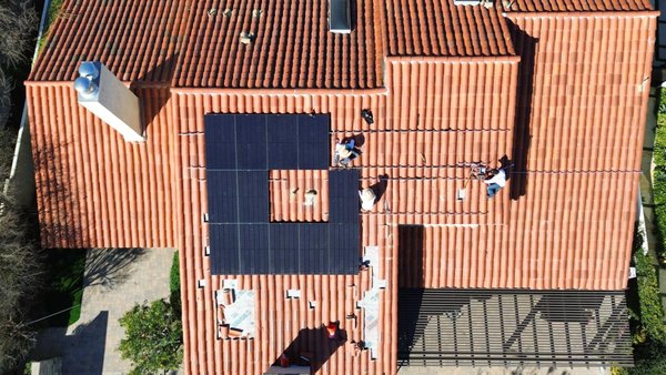 Solar and Battery System, 2024 - Installed a high-efficiency Panasonic solar panel system combined with a battery backup to deliver reliable, renewable energy for the home. Panasonic's cutting-edge solar panels offer excellent performance, durability, and energy efficiency, while the integrated battery system ensures uninterrupted power supply during outages. This installation not only reduces electricity costs but also contributes to a more sustainable and eco-friendly energy solution. Solar and Battery System, 2024 - Installed a high-efficiency Panasonic solar panel system combined with a battery backup to deliver reliable, renewable energy for the home. Panasonic's cutting-edge solar panels offer excellent performance, durability, and energy efficiency, while the integrated battery system ensures uninterrupted power supply during outages. This installation not only reduces electricity costs but also contributes to a more sustainable and eco-friendly energy solution.