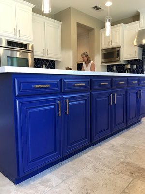 Kitchen cabinets - We offer on-site color consultation with professional interior decorator. It really takes the stress out of choosing the right colors and leaves no regrets. Kitchen cabinets - We offer on-site color consultation with professional interior decorator. It really takes the stress out of choosing the right colors and leaves no regrets.