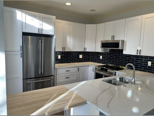 Kitchen Remodeling Before And After - this kitchen before should get new look
we open it up with more modern look,
we work hard to finish the kitchen remodeling quickly and get the best results
the customers super happy with their new kitchen, and we glad we have the opportunity to make it happen for them Kitchen Remodeling Before And After - this kitchen before should get new look
we open it up with more modern look,
we work hard to finish the kitchen remodeling quickly and get the best results
the customers super happy with their new kitchen, and we glad we have the opportunity to make it happen for them