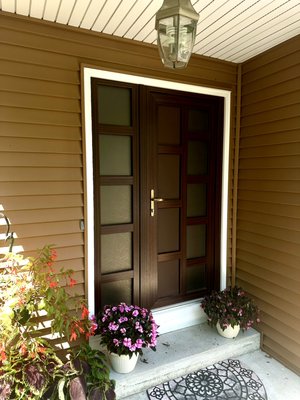 Entry Doors - Our doors combine the charm of classic design with modern functionality, featuring perfectly crafted shapes, robust glass that protects while providing a lovely view of your front landscape, and top-tier insulation to keep your home comfortable.