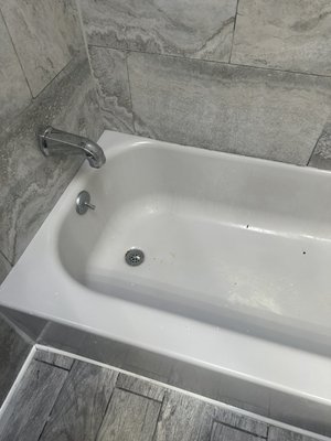 Upper Darby bathtub - Customer had a old gray bathtub that was faded with some chips. Sanded it out, primed it and four coats of topcoat. Upper Darby bathtub - Customer had a old gray bathtub that was faded with some chips. Sanded it out, primed it and four coats of topcoat.