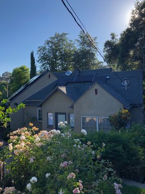 7kW Residential Solar + Storage project near U.C.L.A. - Worked with homeowner to design solar plus storage system that provides a full electricity usage offset and an expandable battery storage system that allows for "perpetual off-grid power" with load shedding / rationing during extended power outages. EV charging outlet allows for Level 2 electric vehicle charging from solar.
