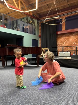 PLAY music at SCM in Silverlake - The Winter ’23 session of PLAY music at Silverlake Conservatory of Music (4652 Hollywood Blvd, Los Angeles, CA 90027) runs 10 weeks: January 10th-March 18th. Mixed age classes offered on Tuesday, Wednesday, Thursday & Friday mornings. We are also offering a 4-5 year old class on Saturday mornings! PLAY music at SCM in Silverlake - The Winter ’23 session of PLAY music at Silverlake Conservatory of Music (4652 Hollywood Blvd, Los Angeles, CA 90027) runs 10 weeks: January 10th-March 18th. Mixed age classes offered on Tuesday, Wednesday, Thursday & Friday mornings. We are also offering a 4-5 year old class on Saturday mornings!