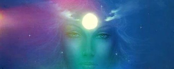 Psychic Medium - Susan Rawlings is a Professional Medium 30 years Internationally known. She can tell you your Future and connect you with Loved that are on the other side