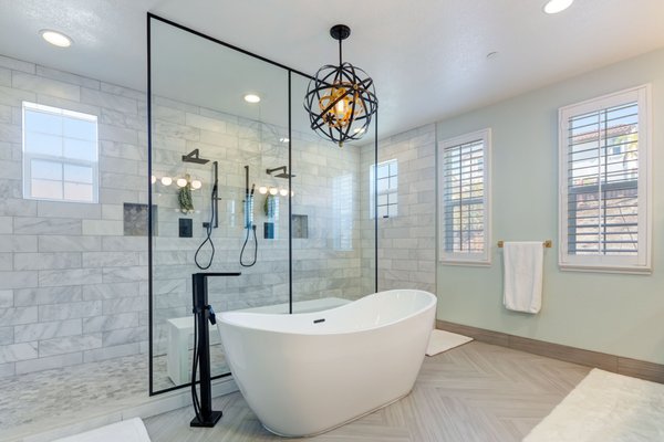 Master Bathroom Remodel By CB Builders - Luxurious Master Bathroom !
Complete remodel by Century Bay Builders.
this project was designed, managed and build by CB Builders team.